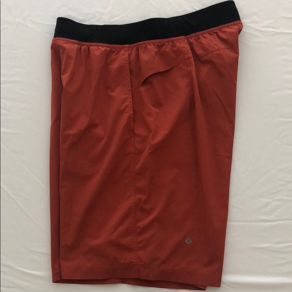 Men’s Lululemon shorts - Picture 2 of 3